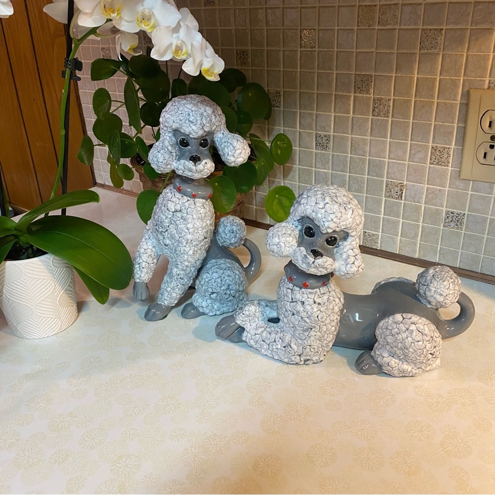 Vintage beautiful Atlantic Mould large Standard Poodle ceramic‎ figurines